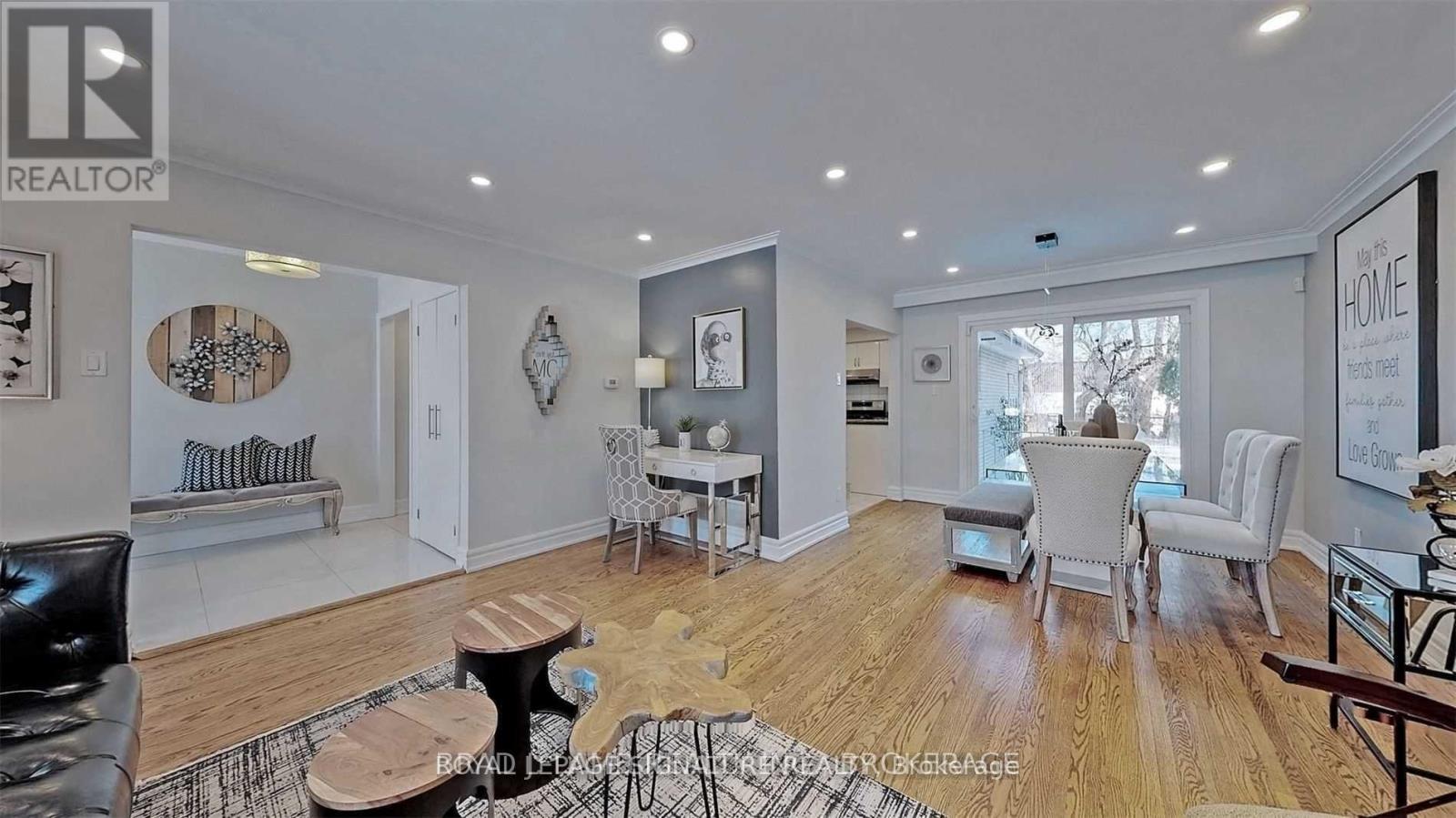 Upper - 17 Baroness Crescent, Toronto, Ontario M2J 3K4 - Photo 7 - C13657062