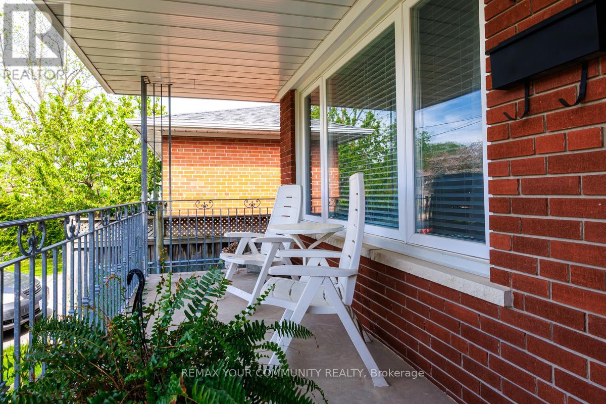 267 Horsham Avenue, Toronto, Ontario  M2R 1G5 - Photo 3 - C13657074