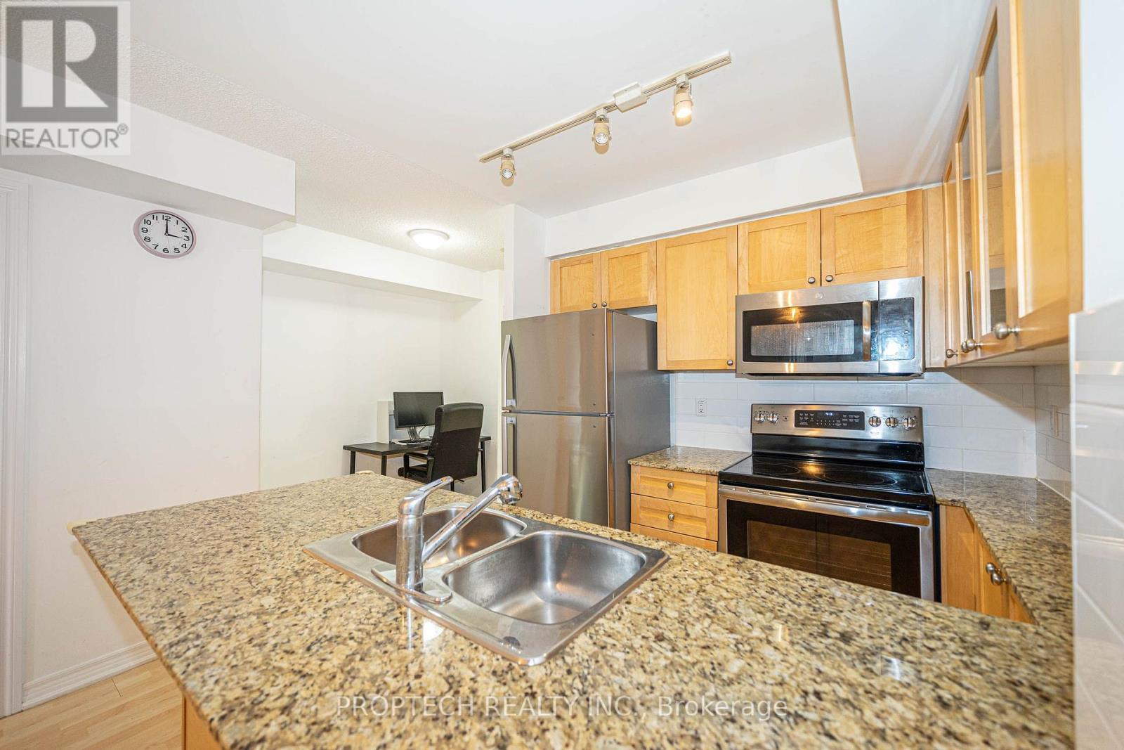 411 - 761 Bay Street, Toronto, Ontario  M5G 2R2 - Photo 10 - C13657088