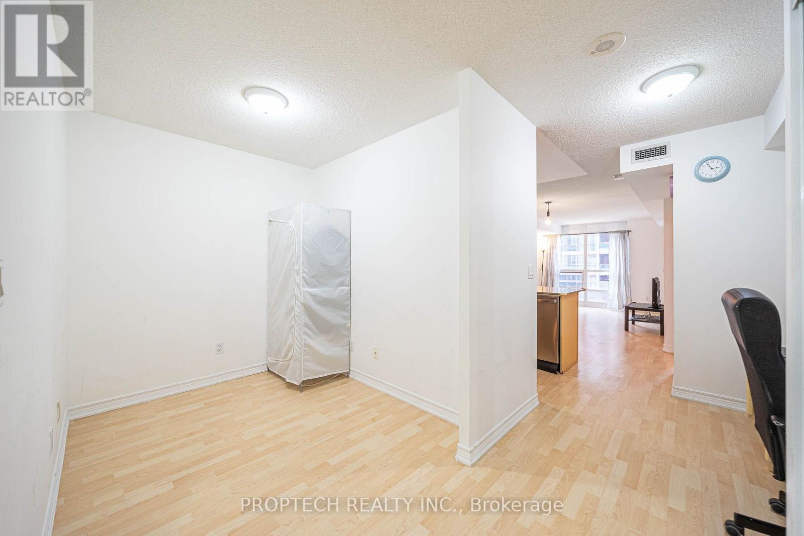 411 - 761 Bay Street, Toronto, Ontario  M5G 2R2 - Photo 4 - C13657088