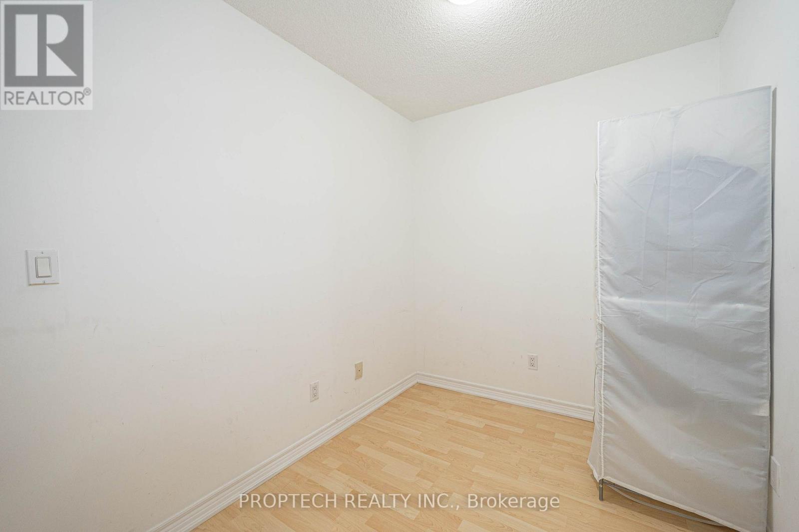 411 - 761 Bay Street, Toronto, Ontario  M5G 2R2 - Photo 5 - C13657088