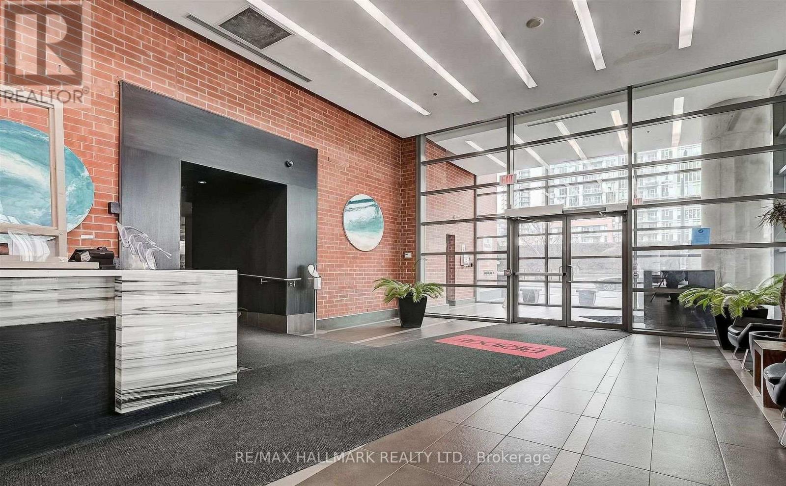 709 - 38 Joe Shuster Way W, Toronto, Ontario  M6K 0A5 - Photo 2 - C13657106