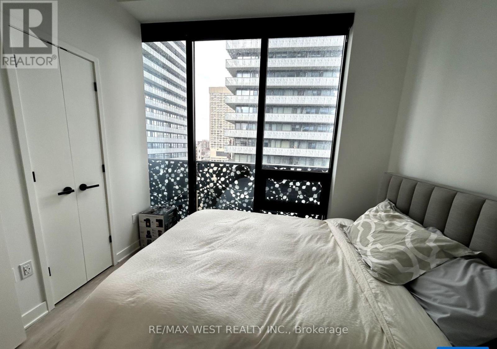 2010 - 55 Charles Street E, Toronto, Ontario M4Y 0J1 - Photo 10 - C13657170