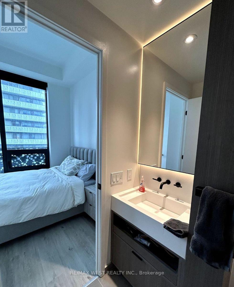 2010 - 55 Charles Street E, Toronto, Ontario M4Y 0J1 - Photo 12 - C13657170
