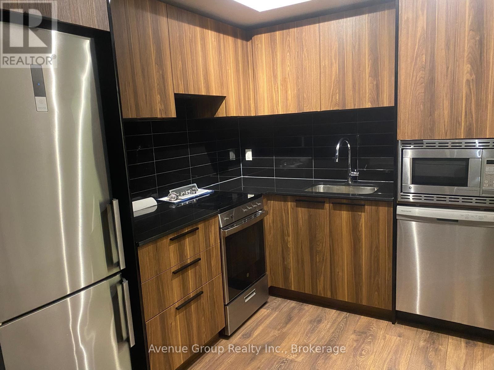 2304 - 501 Yonge St Street, Toronto, Ontario M4Y 0G8 - Photo 2 - C13657176