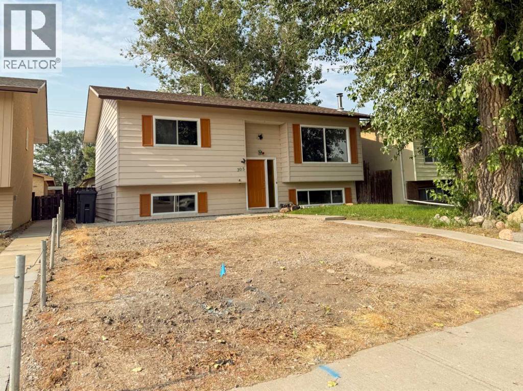 305 51 Avenue, Coalhurst, Alberta  t0l 0v0 - Photo 2 - A2333468