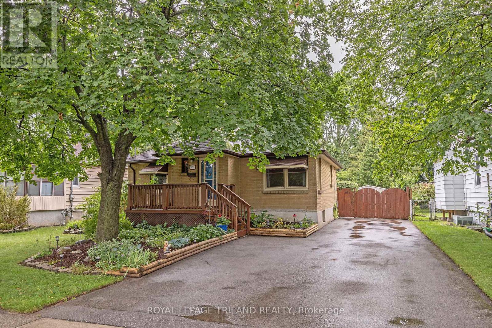 1858 Park Avenue, London East, Ontario  N5W 2J8 - Photo 2 - X13657004