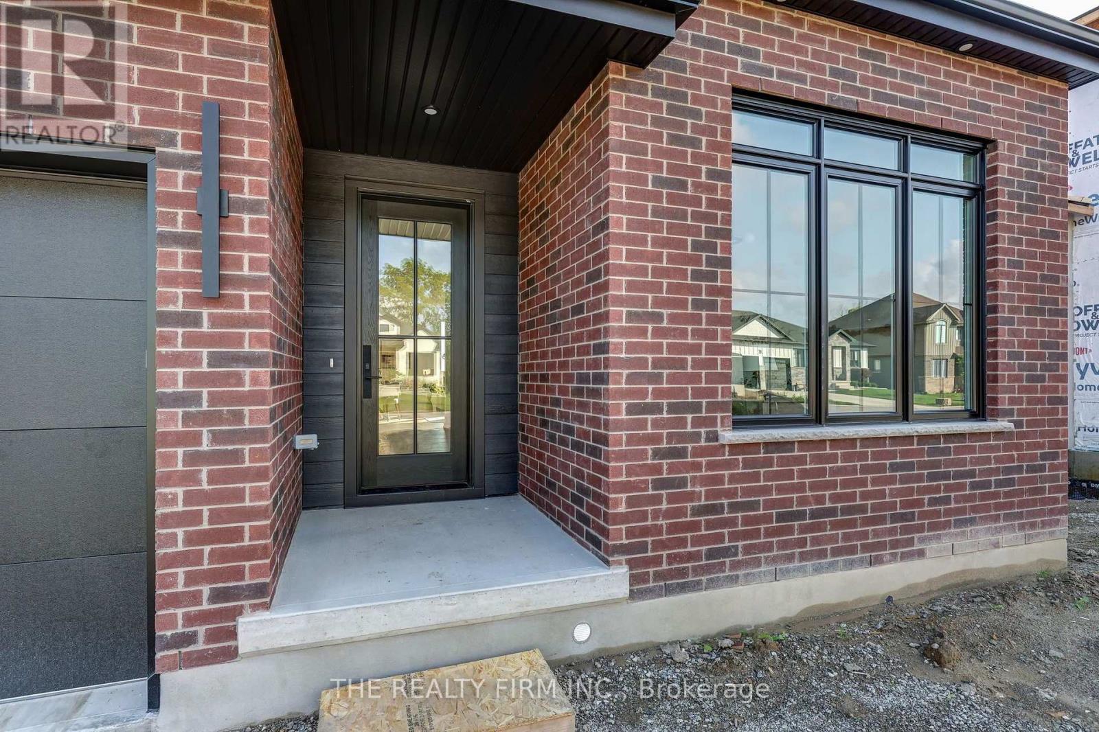 79 Royal Crescent, Southwold, Ontario  N5P 0G2 - Photo 4 - X13657016