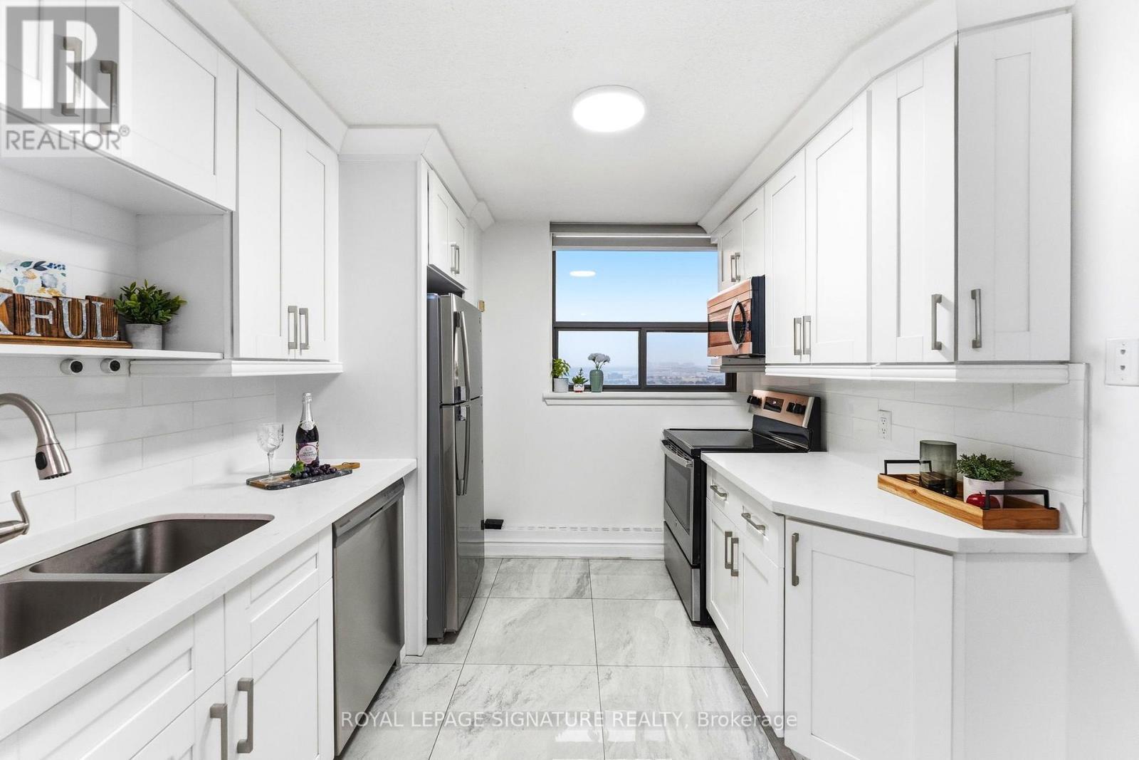 1807 - 100 Wingarden Court, Toronto, Ontario  M1B 2P4 - Photo 1 - E13657114