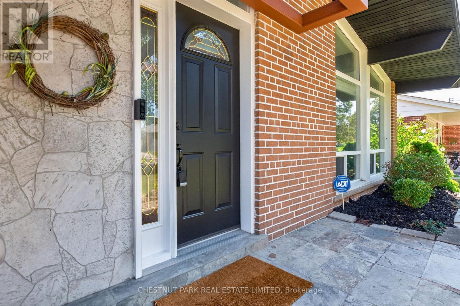 35 Birchard Street, Toronto, Ontario  M1T 1Z3 - Photo 4 - E13657208
