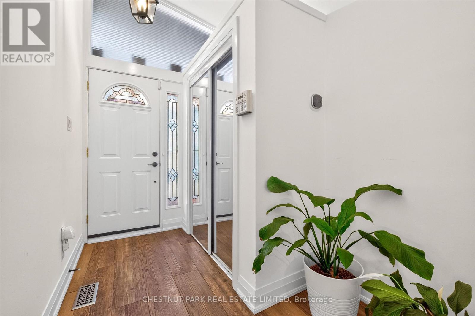 35 Birchard Street, Toronto, Ontario  M1T 1Z3 - Photo 5 - E13657208