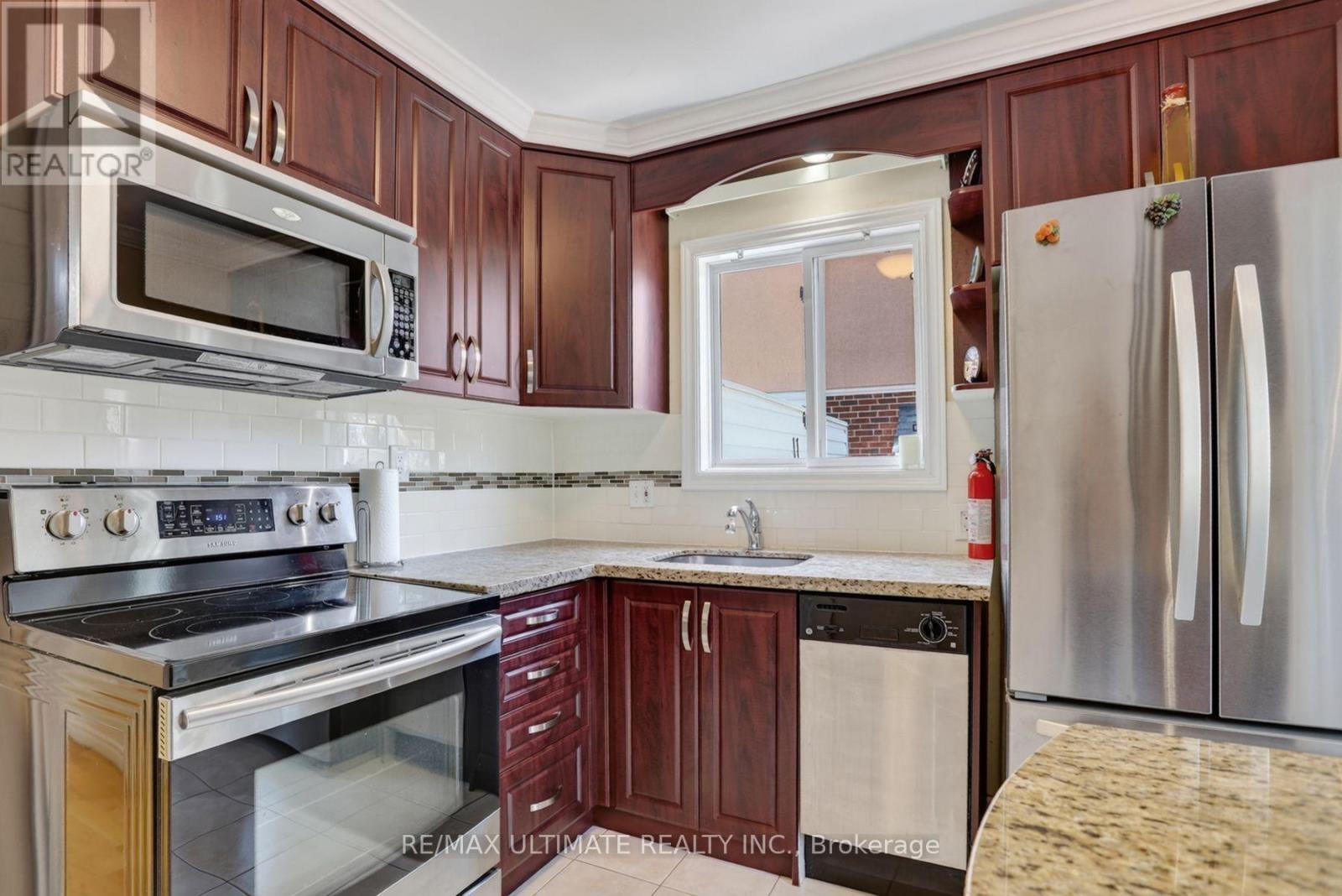 11 Midholm Drive, Toronto, Ontario  M1K 3A9 - Photo 16 - E13657314