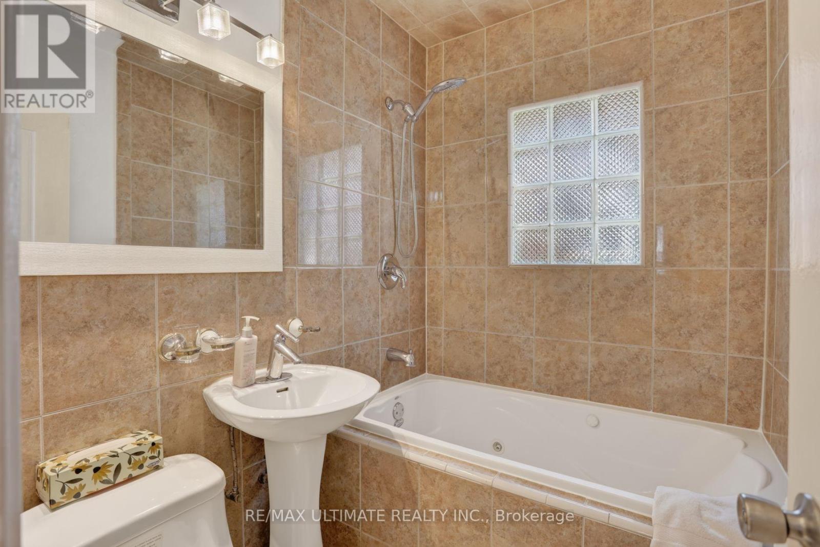 11 Midholm Drive, Toronto, Ontario  M1K 3A9 - Photo 27 - E13657314