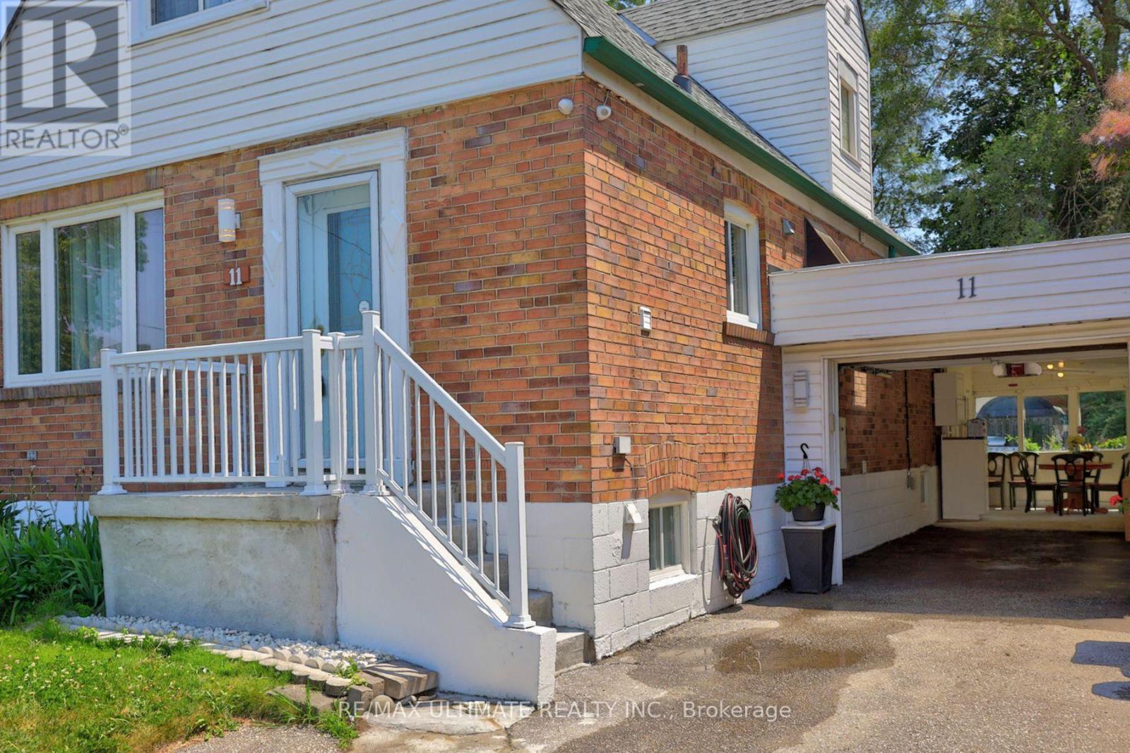 11 Midholm Drive, Toronto, Ontario  M1K 3A9 - Photo 4 - E13657314