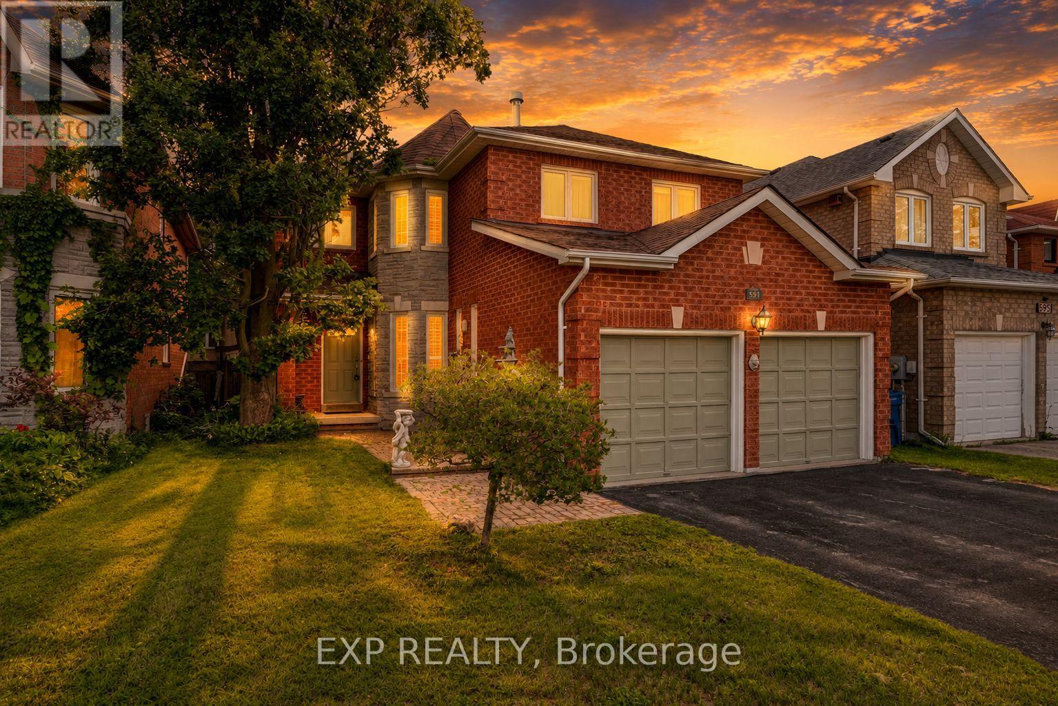 591 PLANTATION GATE, Newmarket, Ontario