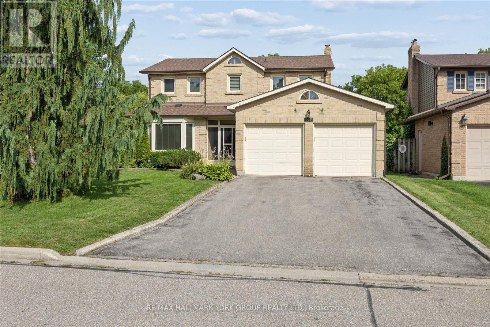 306 ERIN TRAIL, Newmarket, Ontario