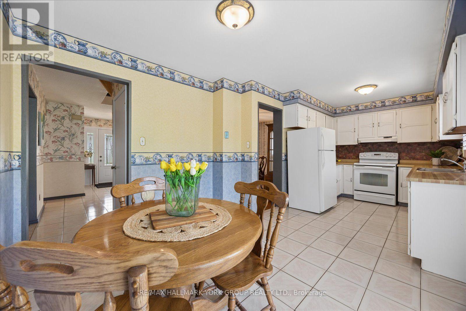 306 Erin Trail, Newmarket, Ontario  L3Y 6K1 - Photo 11 - N13657118