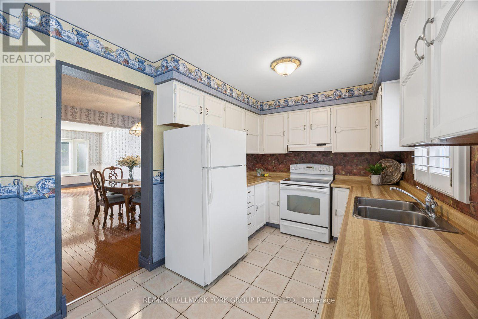 306 Erin Trail, Newmarket, Ontario  L3Y 6K1 - Photo 12 - N13657118