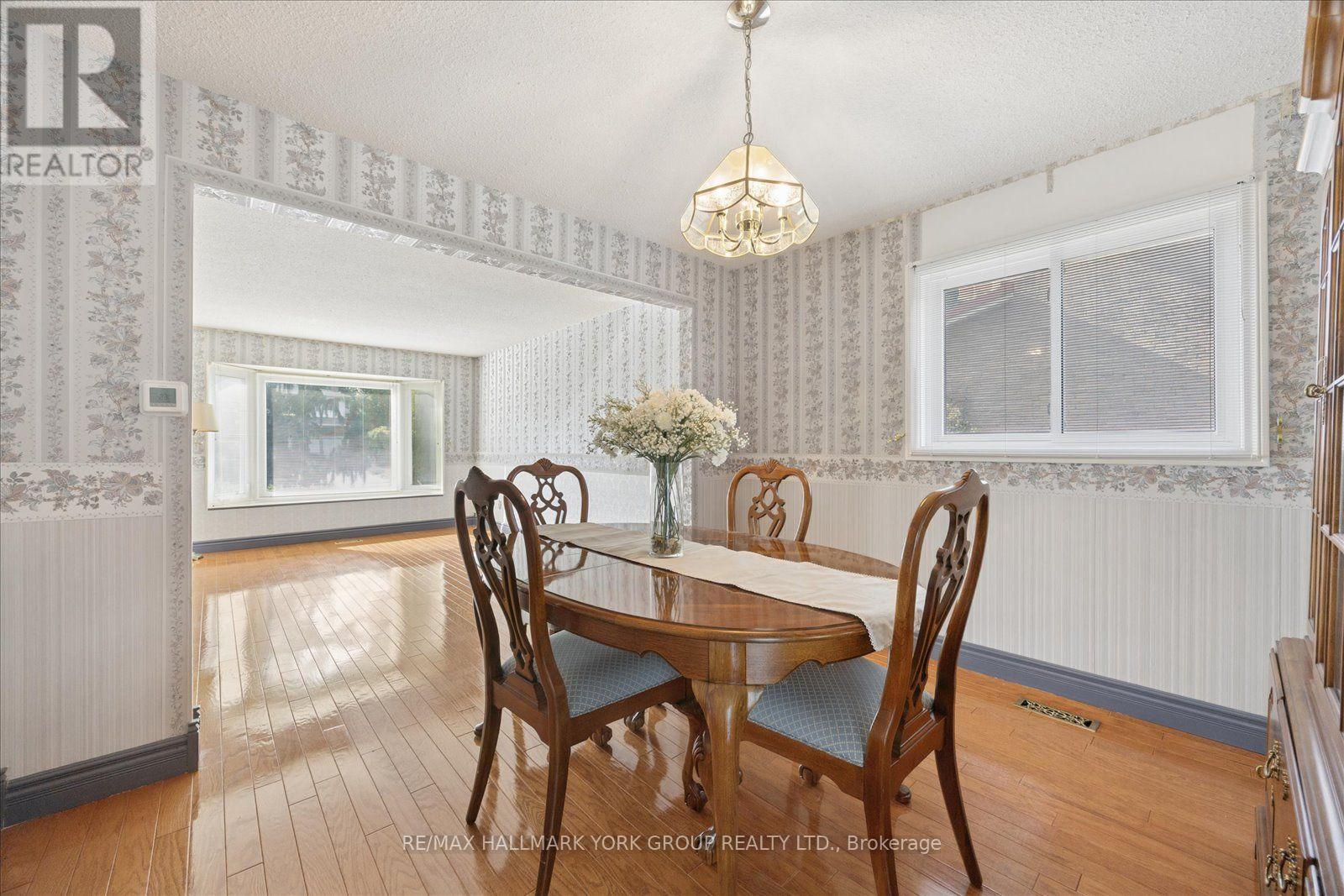 306 Erin Trail, Newmarket, Ontario  L3Y 6K1 - Photo 9 - N13657118