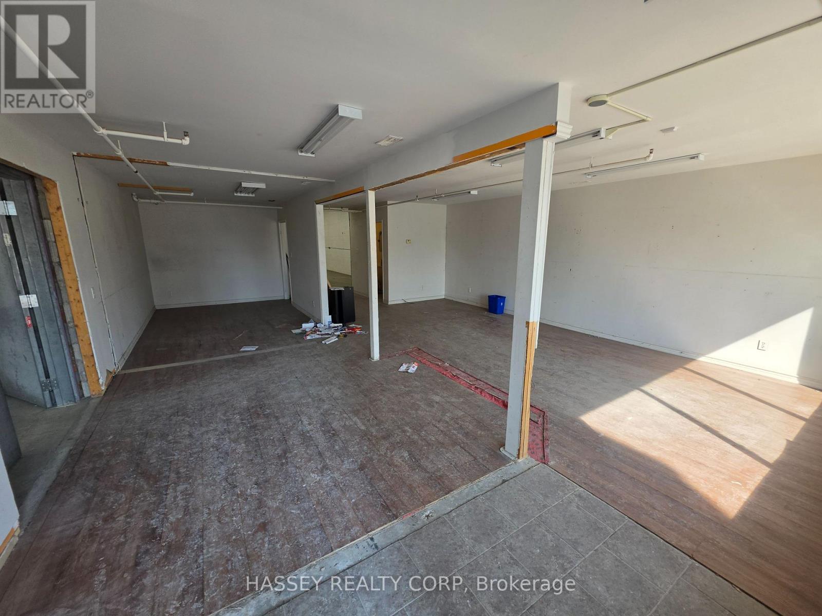 1 & 4 - 660 Bayview Drive, Barrie (400 East), Ontario  L4N 9P5 - Photo 4 - S13656988