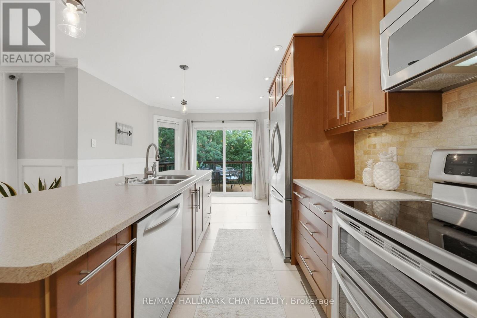 31 Falling Brook Drive, Barrie, Ontario  L4N 7E9 - Photo 18 - S13657108