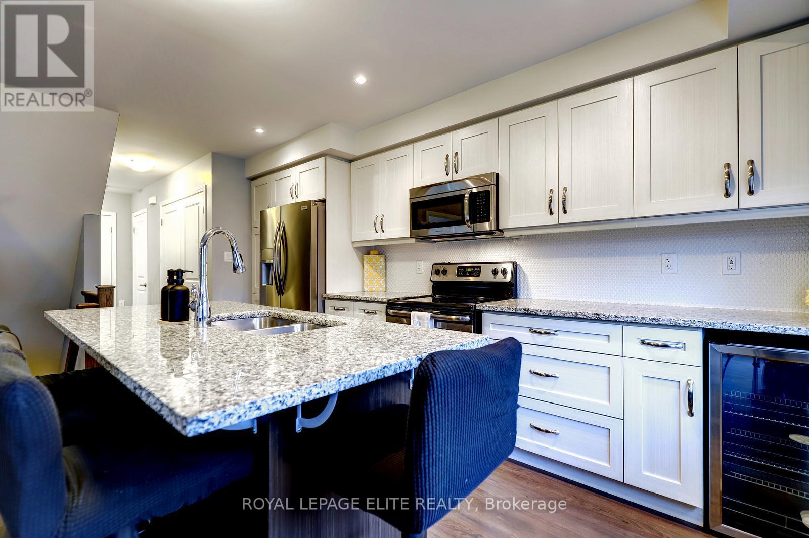 304 Sarah Cline Drive, Oakville, Ontario  L6M 0V7 - Photo 14 - W13657130