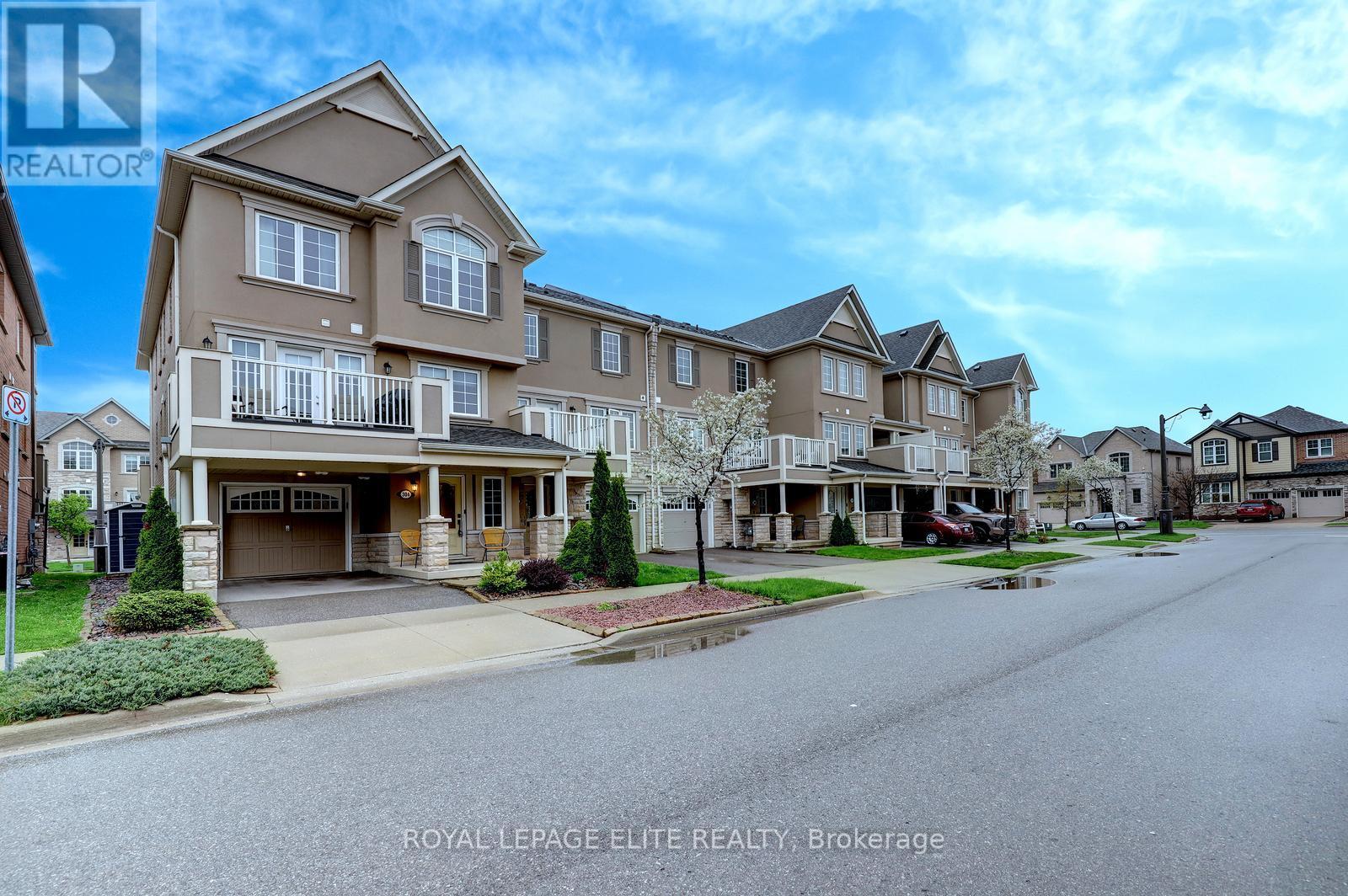 304 Sarah Cline Drive, Oakville, Ontario  L6M 0V7 - Photo 2 - W13657130
