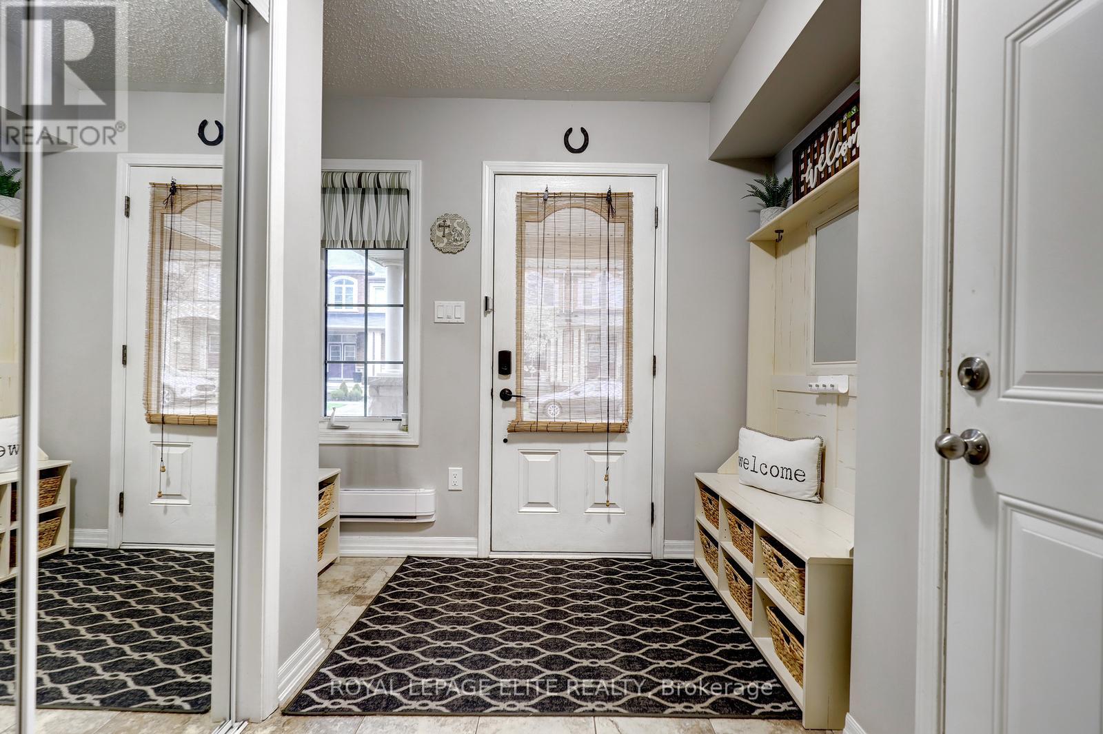 304 Sarah Cline Drive, Oakville, Ontario  L6M 0V7 - Photo 5 - W13657130
