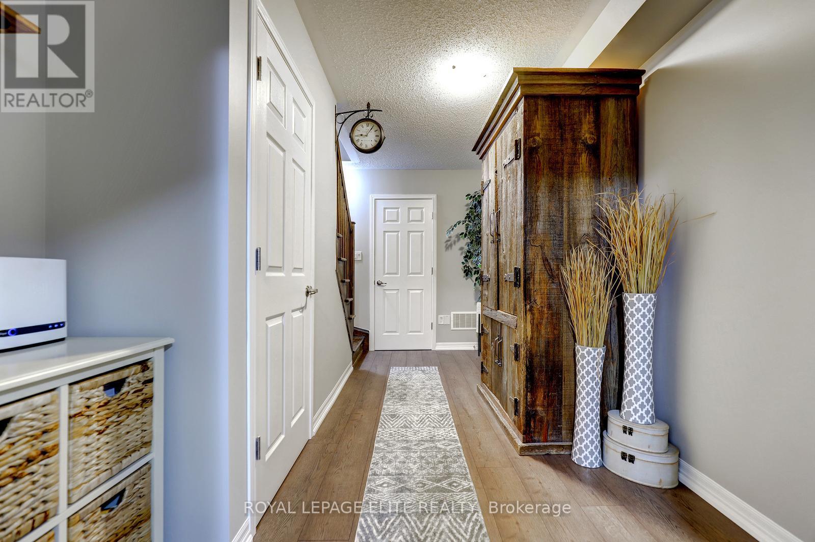 304 Sarah Cline Drive, Oakville, Ontario  L6M 0V7 - Photo 8 - W13657130