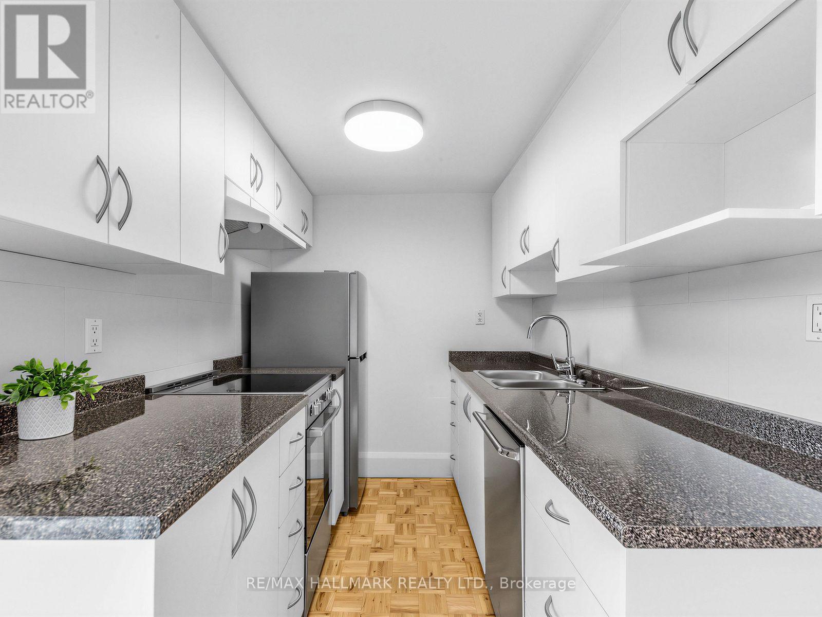 3 - 43 Highview Crescent, Toronto, Ontario  M6H 2Y3 - Photo 11 - W13657154