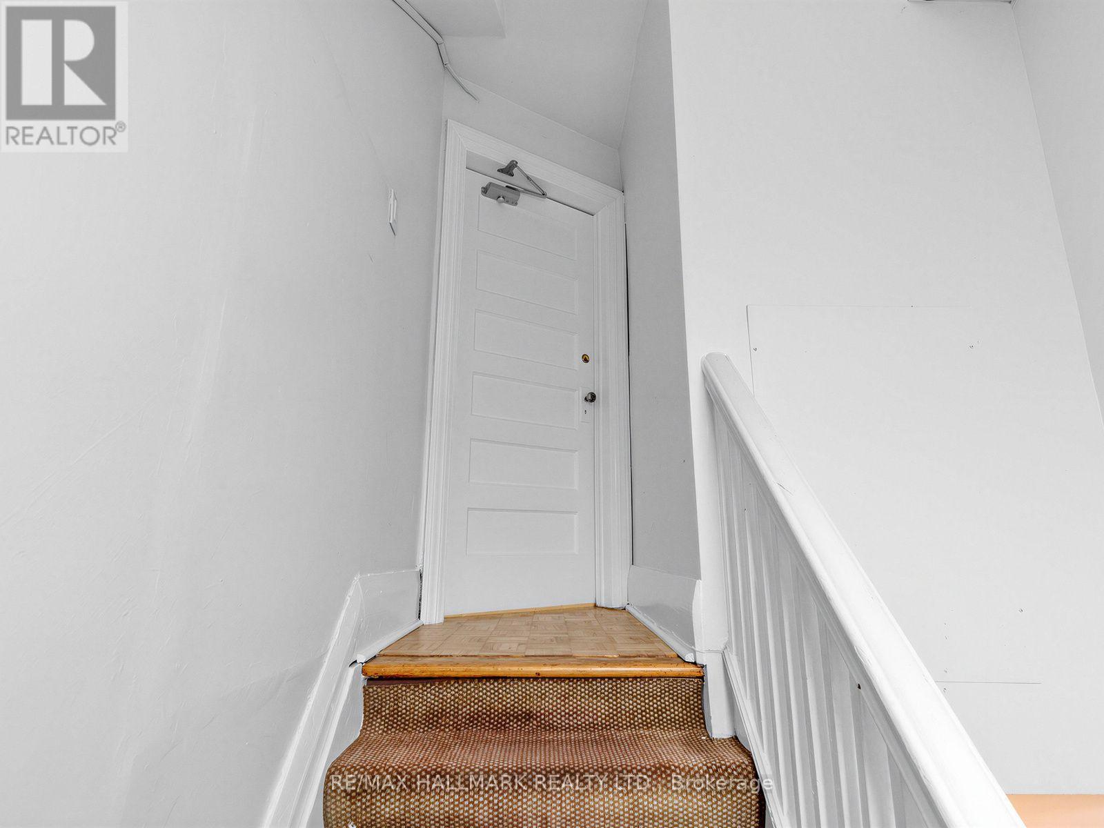 3 - 43 Highview Crescent, Toronto, Ontario  M6H 2Y3 - Photo 4 - W13657154