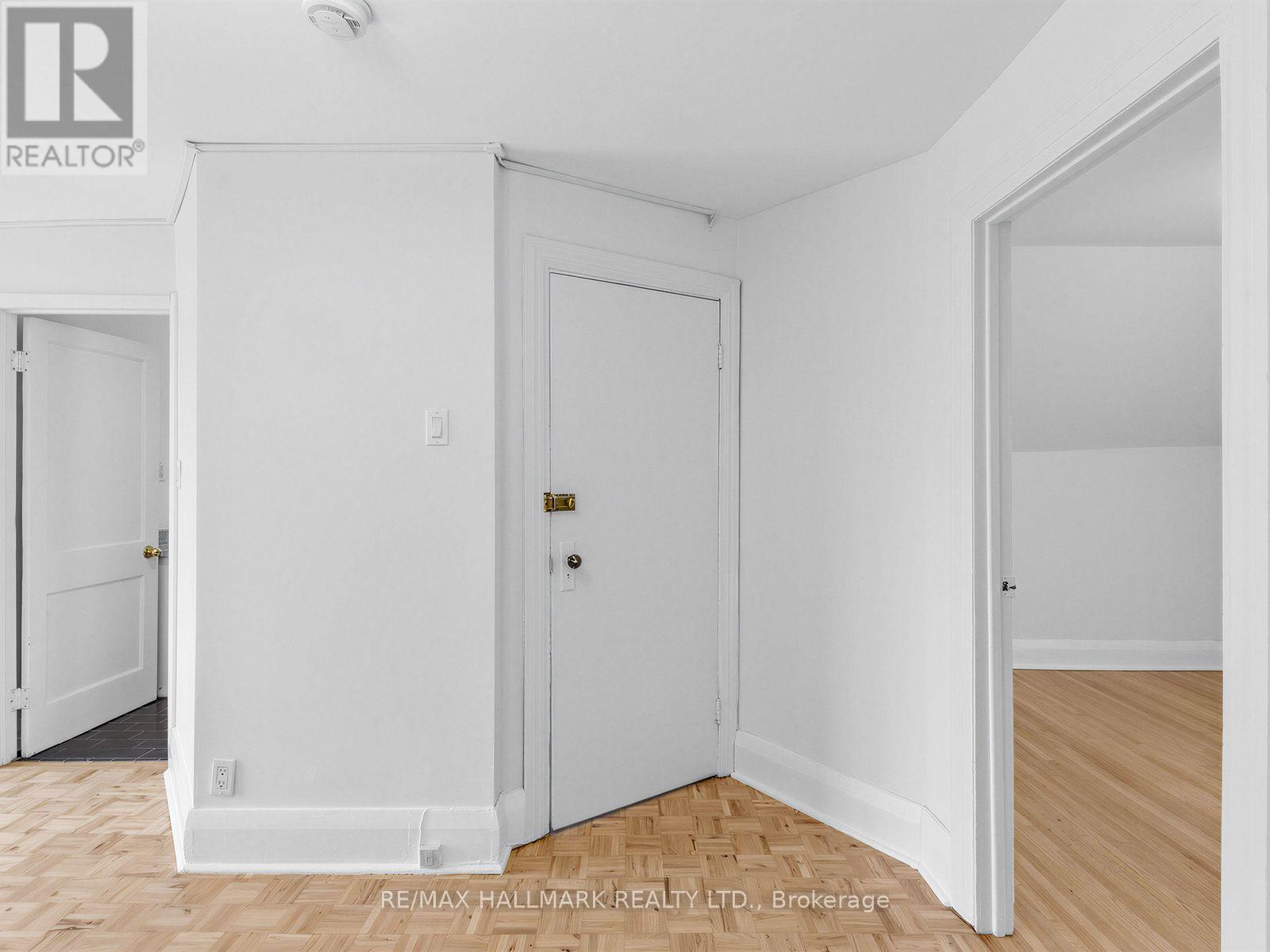 3 - 43 Highview Crescent, Toronto, Ontario  M6H 2Y3 - Photo 5 - W13657154