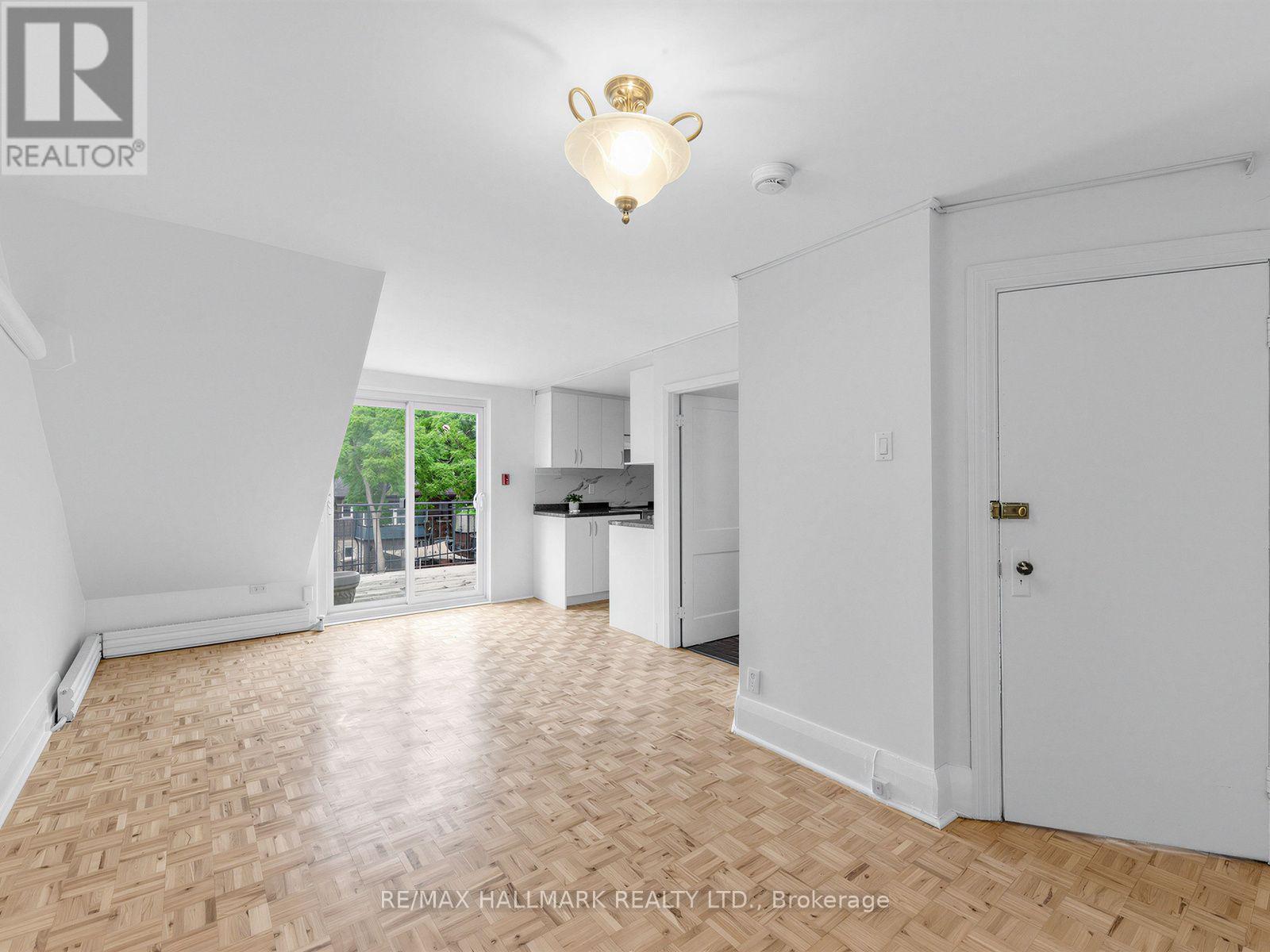 3 - 43 Highview Crescent, Toronto, Ontario  M6H 2Y3 - Photo 6 - W13657154