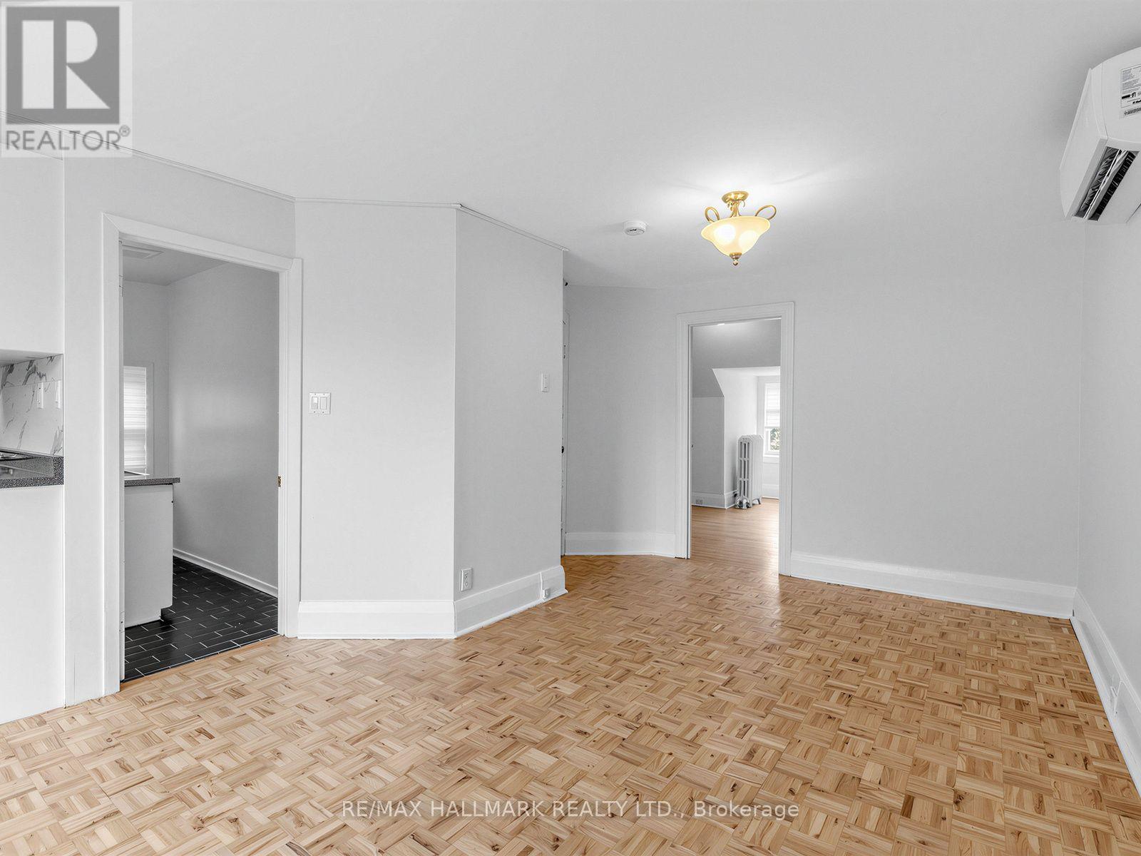 3 - 43 Highview Crescent, Toronto, Ontario  M6H 2Y3 - Photo 9 - W13657154