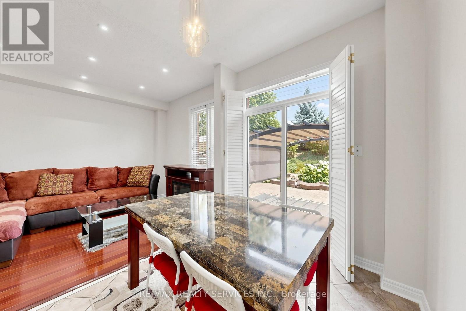 50 Rocky Point Crescent, Brampton, Ontario  L6V 4R7 - Photo 15 - W13657296