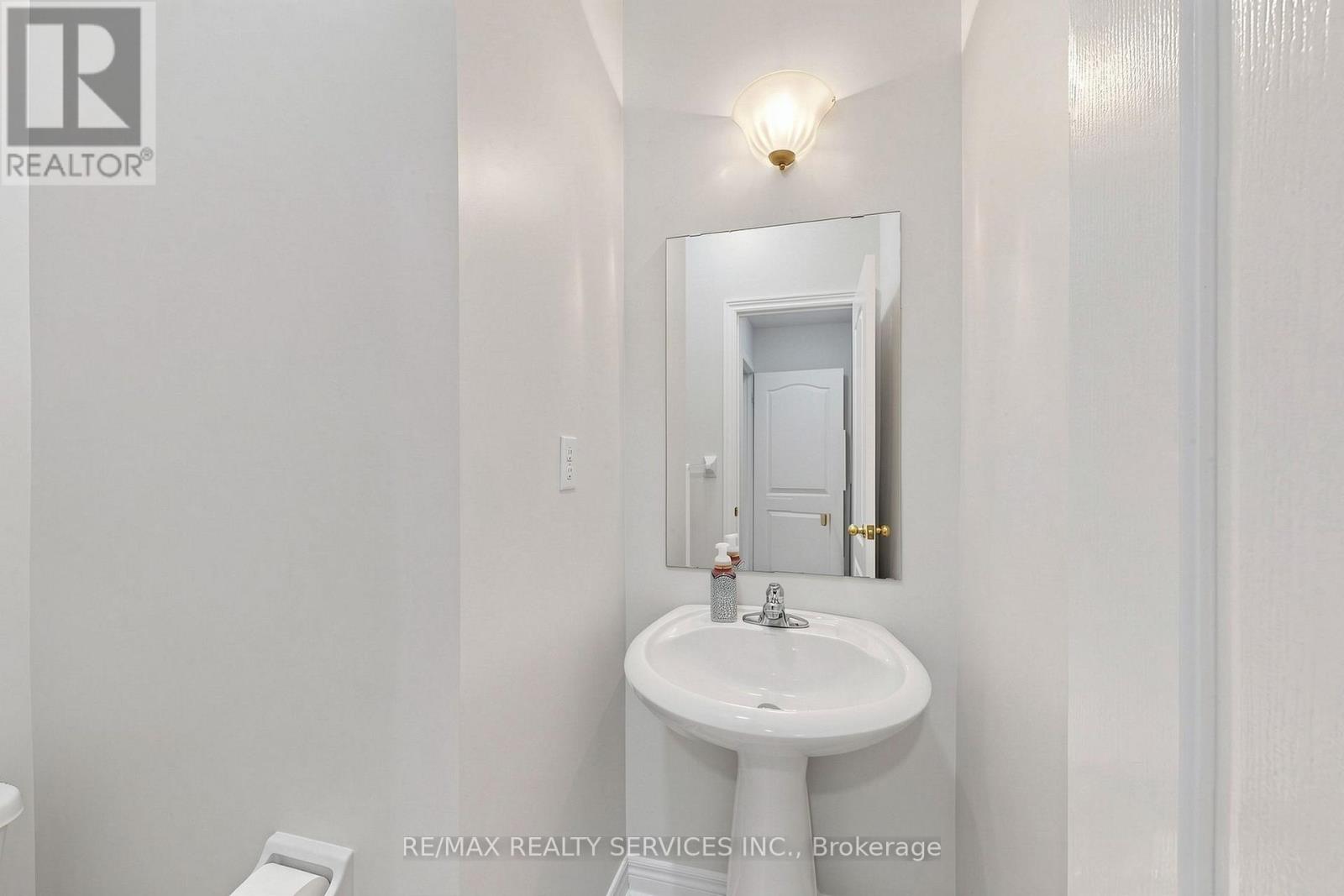 50 Rocky Point Crescent, Brampton, Ontario  L6V 4R7 - Photo 18 - W13657296