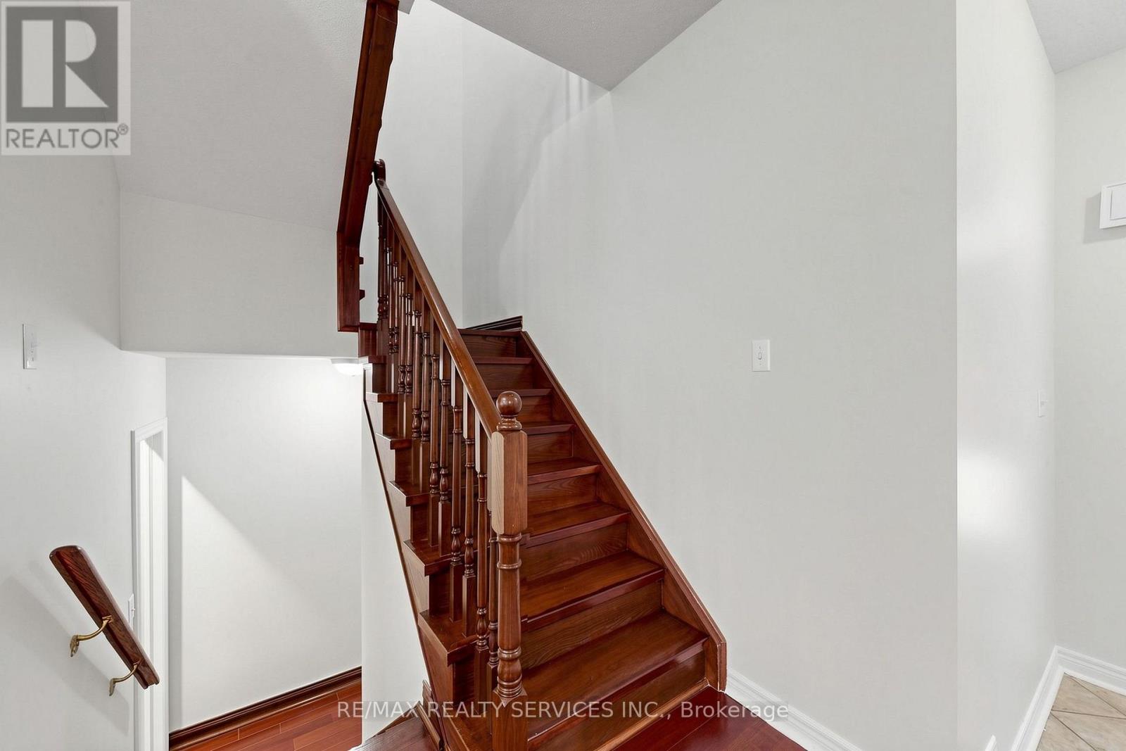 50 Rocky Point Crescent, Brampton, Ontario  L6V 4R7 - Photo 19 - W13657296