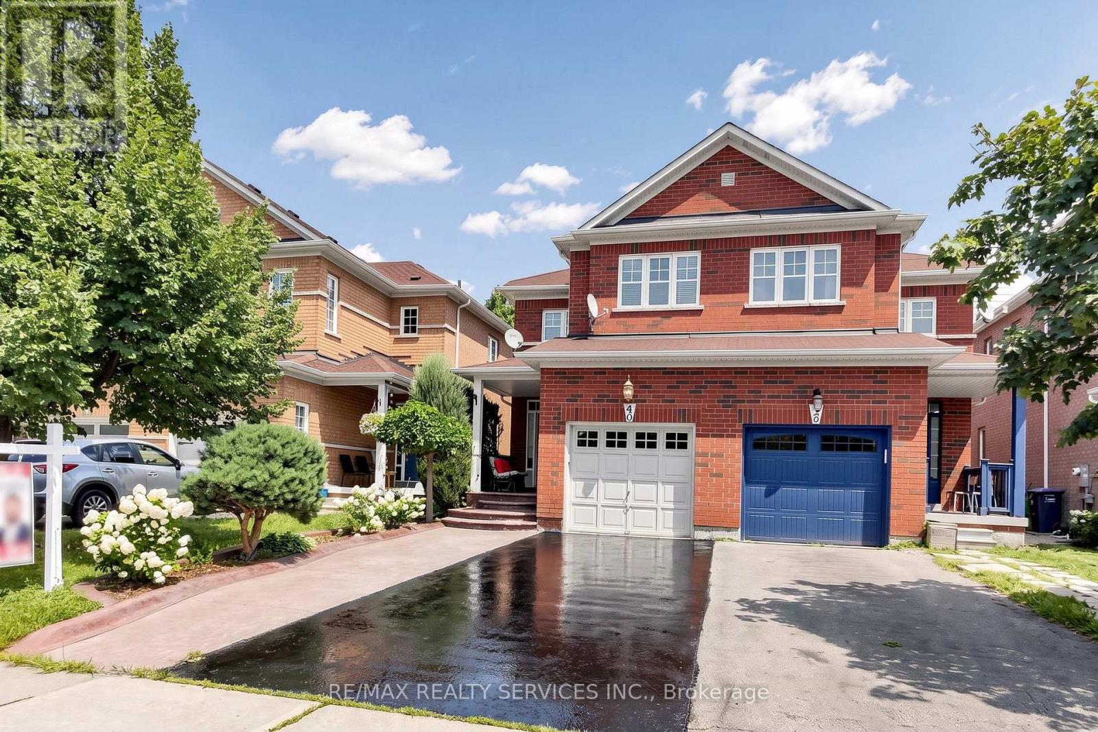 50 Rocky Point Crescent, Brampton, Ontario  L6V 4R7 - Photo 2 - W13657296