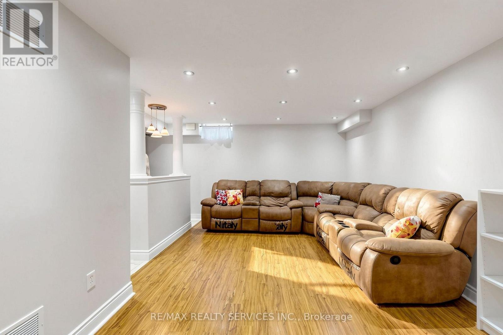 50 Rocky Point Crescent, Brampton, Ontario  L6V 4R7 - Photo 38 - W13657296