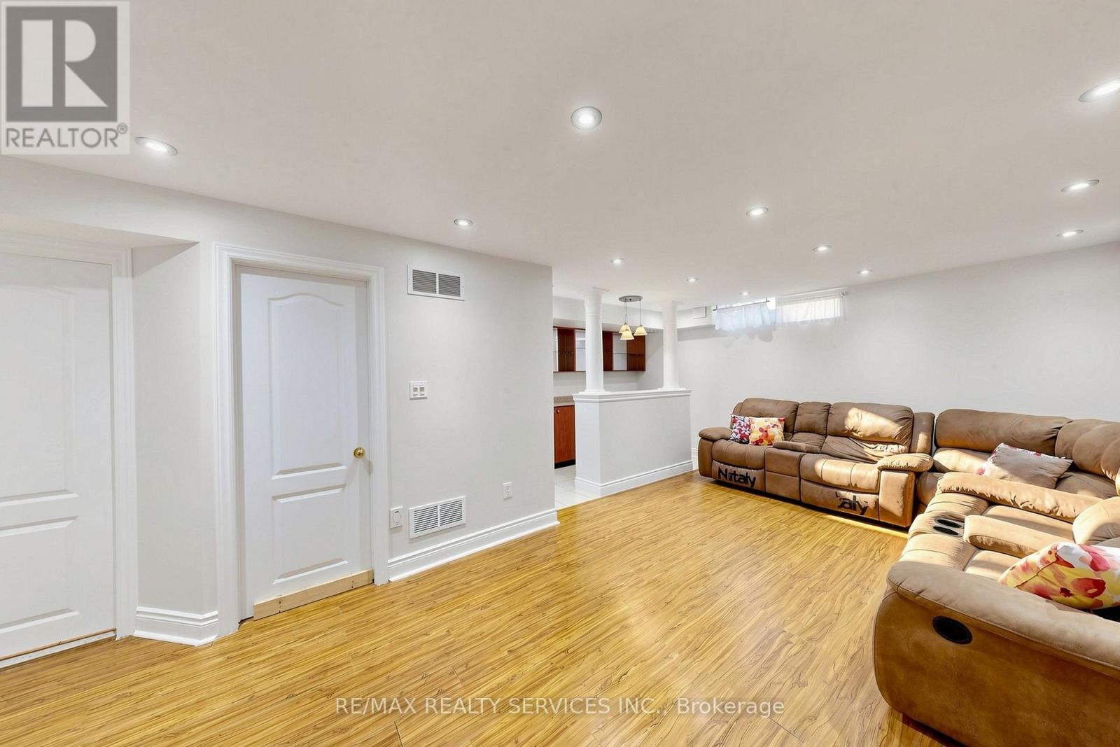 50 Rocky Point Crescent, Brampton, Ontario  L6V 4R7 - Photo 41 - W13657296