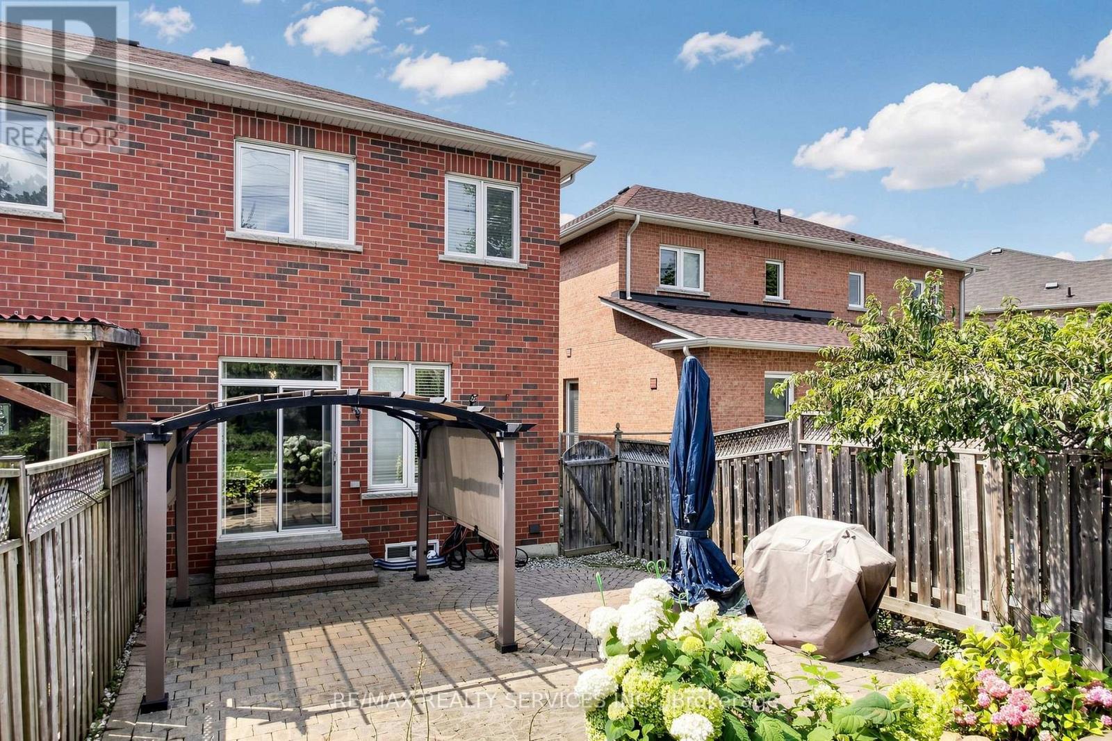 50 Rocky Point Crescent, Brampton, Ontario  L6V 4R7 - Photo 47 - W13657296