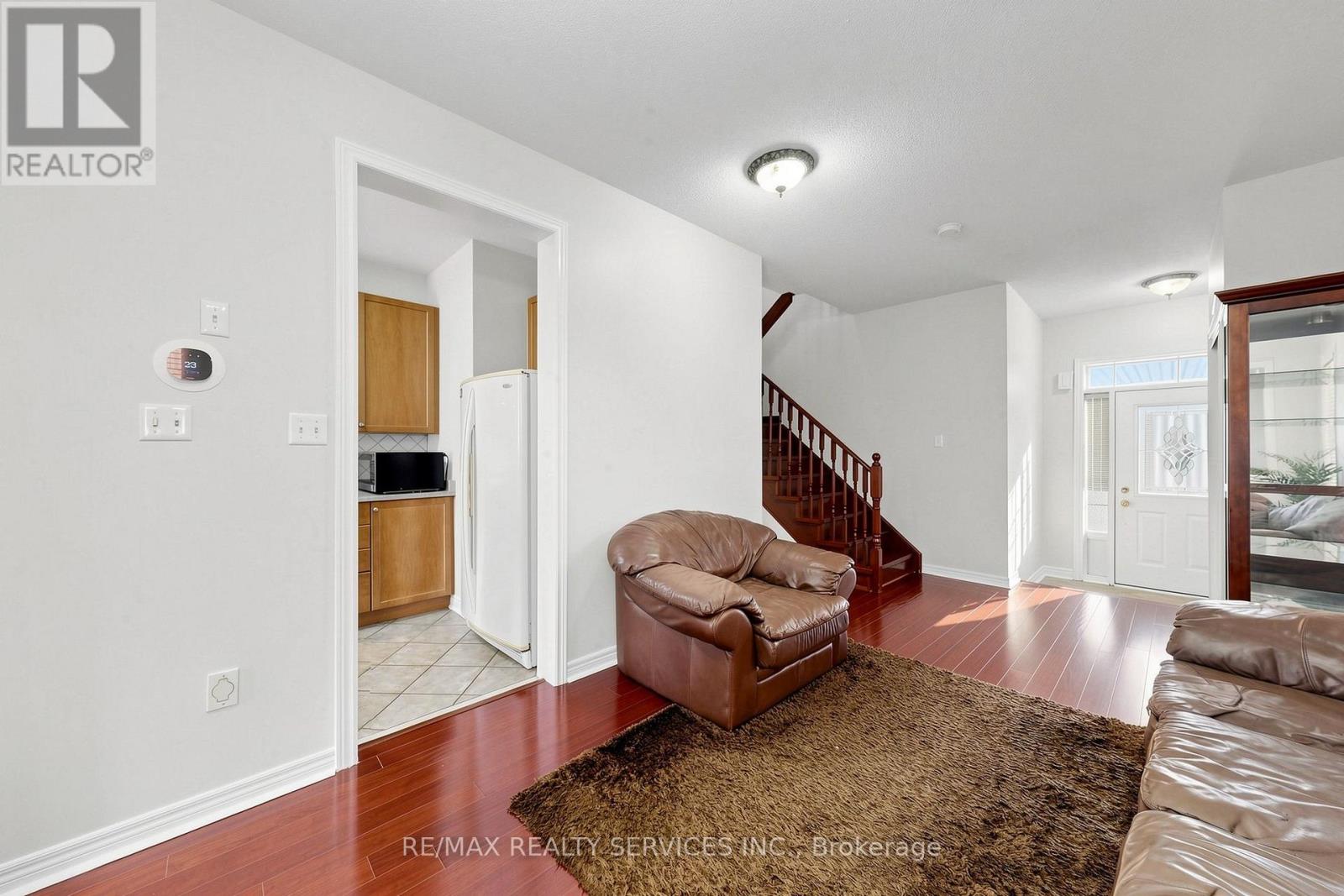 50 Rocky Point Crescent, Brampton, Ontario  L6V 4R7 - Photo 6 - W13657296