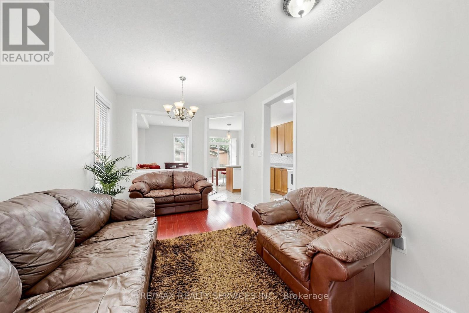 50 Rocky Point Crescent, Brampton, Ontario  L6V 4R7 - Photo 7 - W13657296