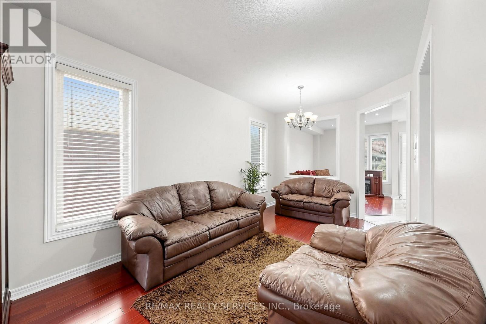 50 Rocky Point Crescent, Brampton, Ontario  L6V 4R7 - Photo 8 - W13657296