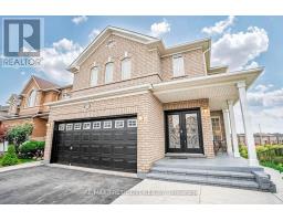 15 ROUNDSTONE DRIVE, Brampton, Ontario