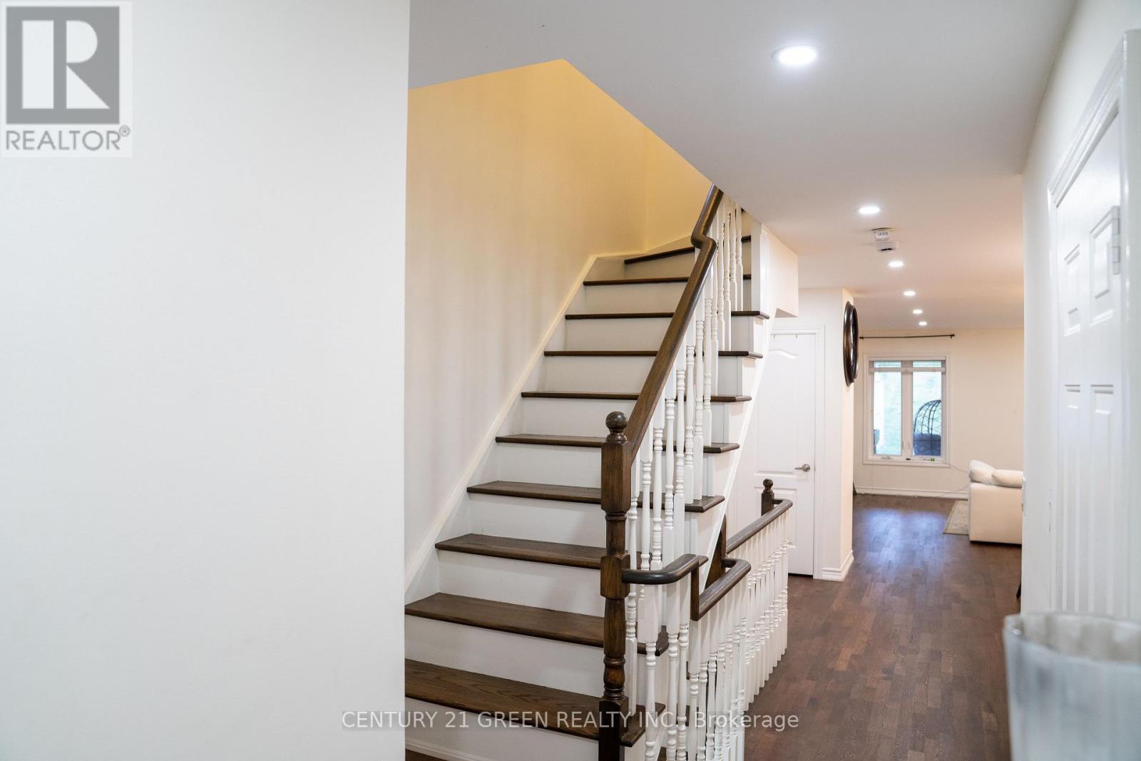 72 Grapevine Road, Caledon, Ontario L7E 2R3 - Photo 3 - W13650280