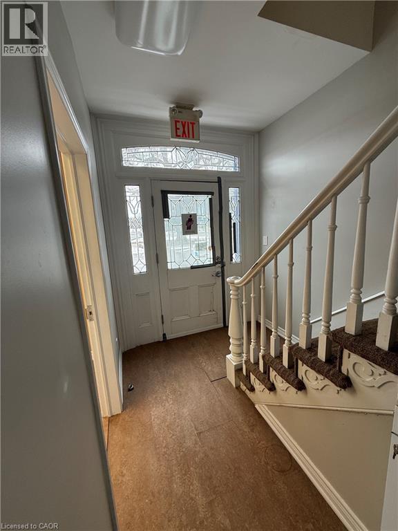 446 Plains Road E, Burlington, Ontario  L7T 2E1 - Photo 5 - 40807537