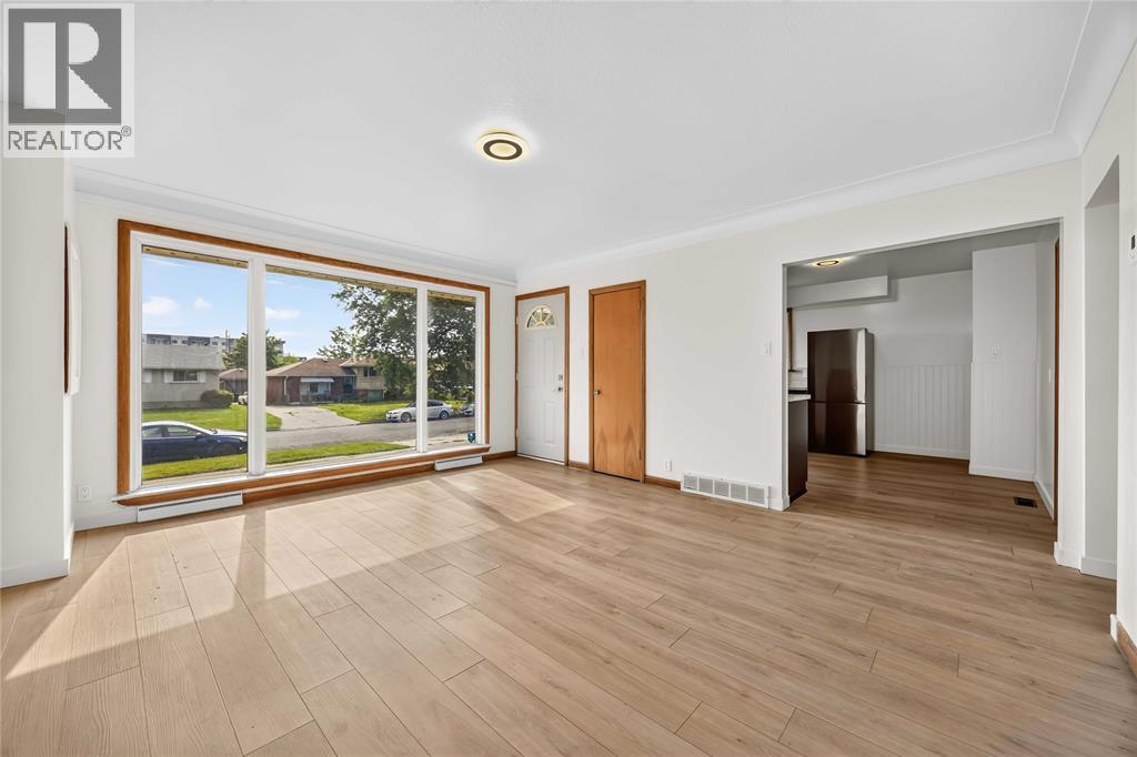 57 LEOPOLD DRIVE Sarnia Ontario Canada N7S2S7 3