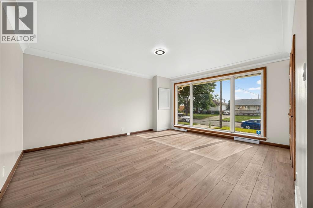 57 LEOPOLD DRIVE Sarnia Ontario Canada N7S2S7 5