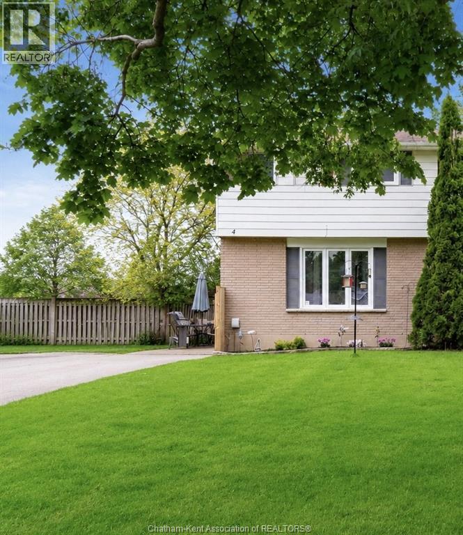 MLS# 26019280: 4 Donalda DRIVE, Chatham, Canada